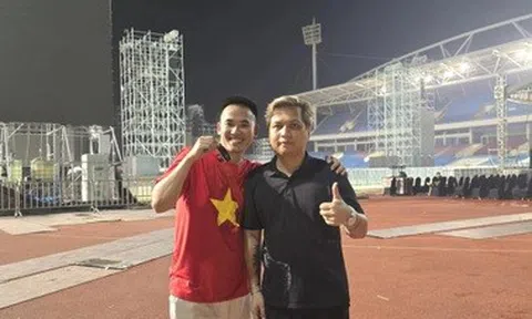 Rơi đồ tại “concert quốc gia” 50.000 người, chàng trai nhận cái kết ấm lòng